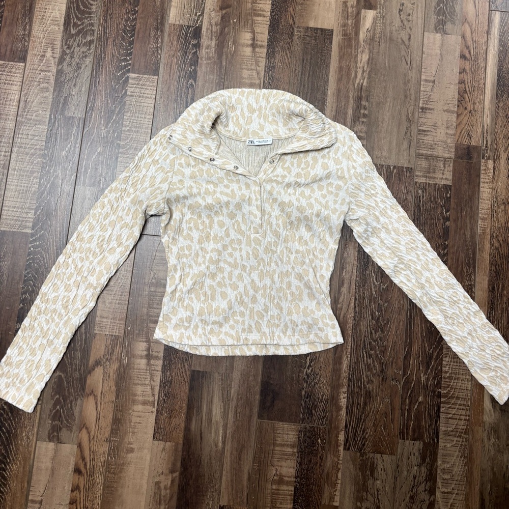 Zara Cream and Tan Patterned top